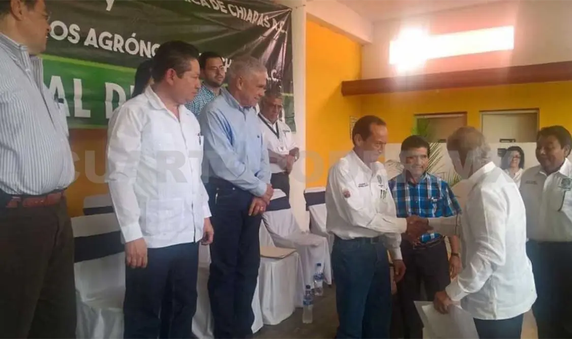 Entregan reconocimiento en el Día Nacional del Agrónomo