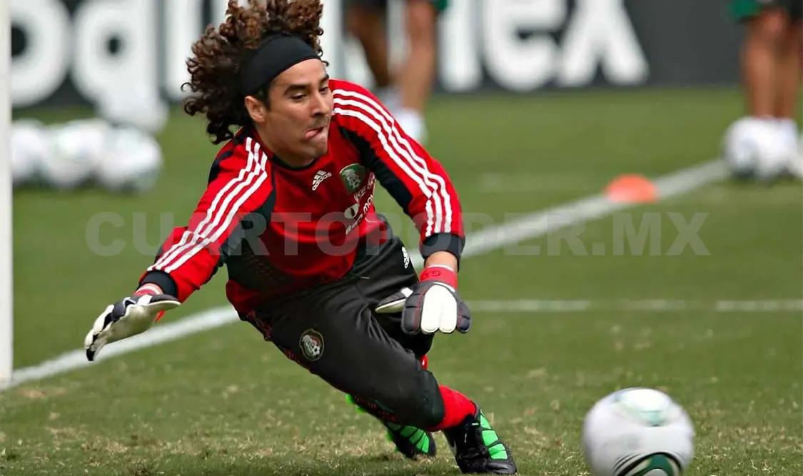 Tri confirma convocatoria del portero Memo Ochoa