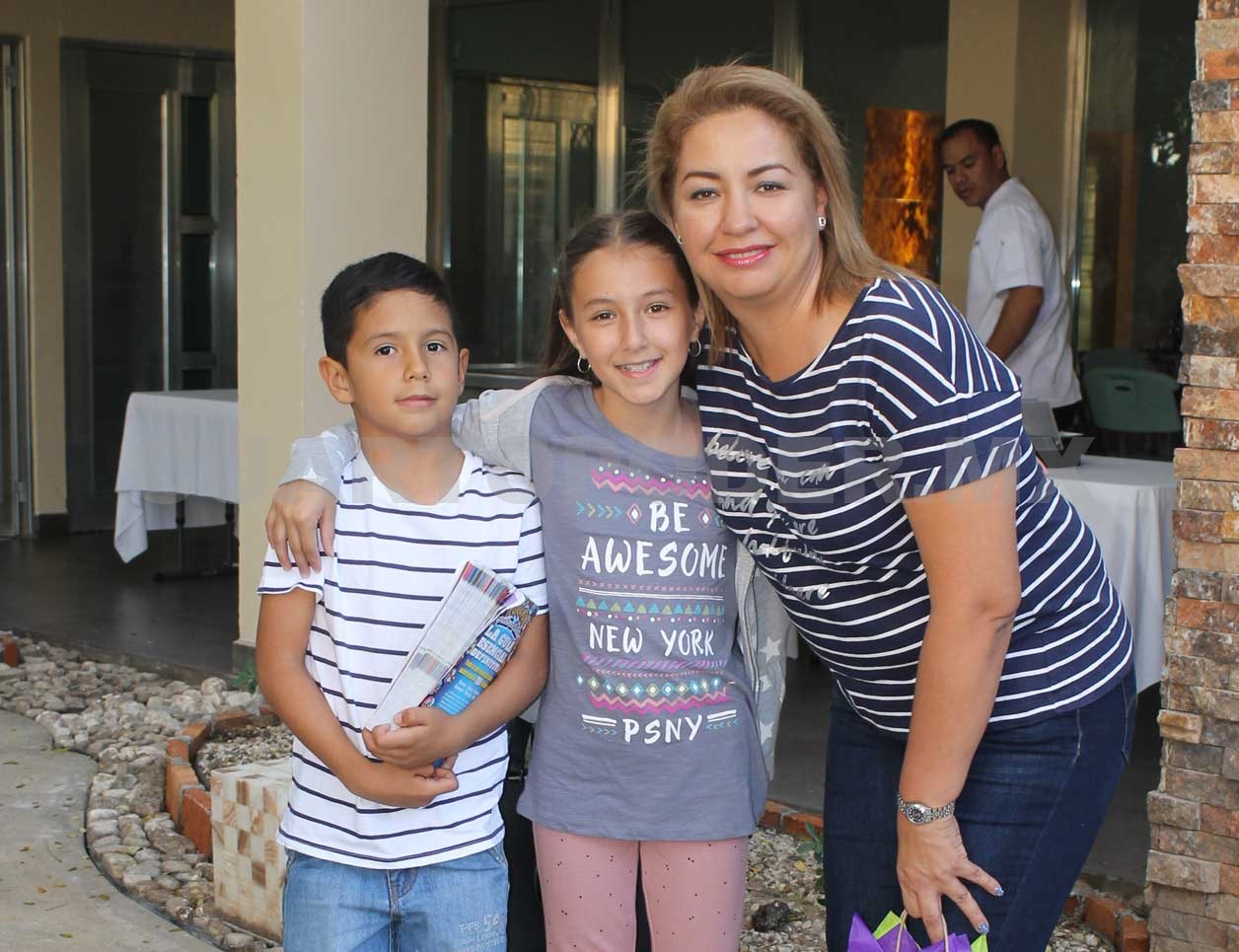 Paulina apagó ocho velitas