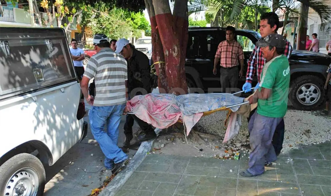 Niño halla a su abuelito muerto