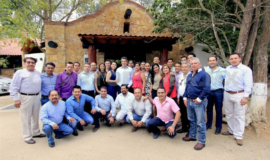 Con trabajo honrado ganamos el respeto de la sociedad: Escandón