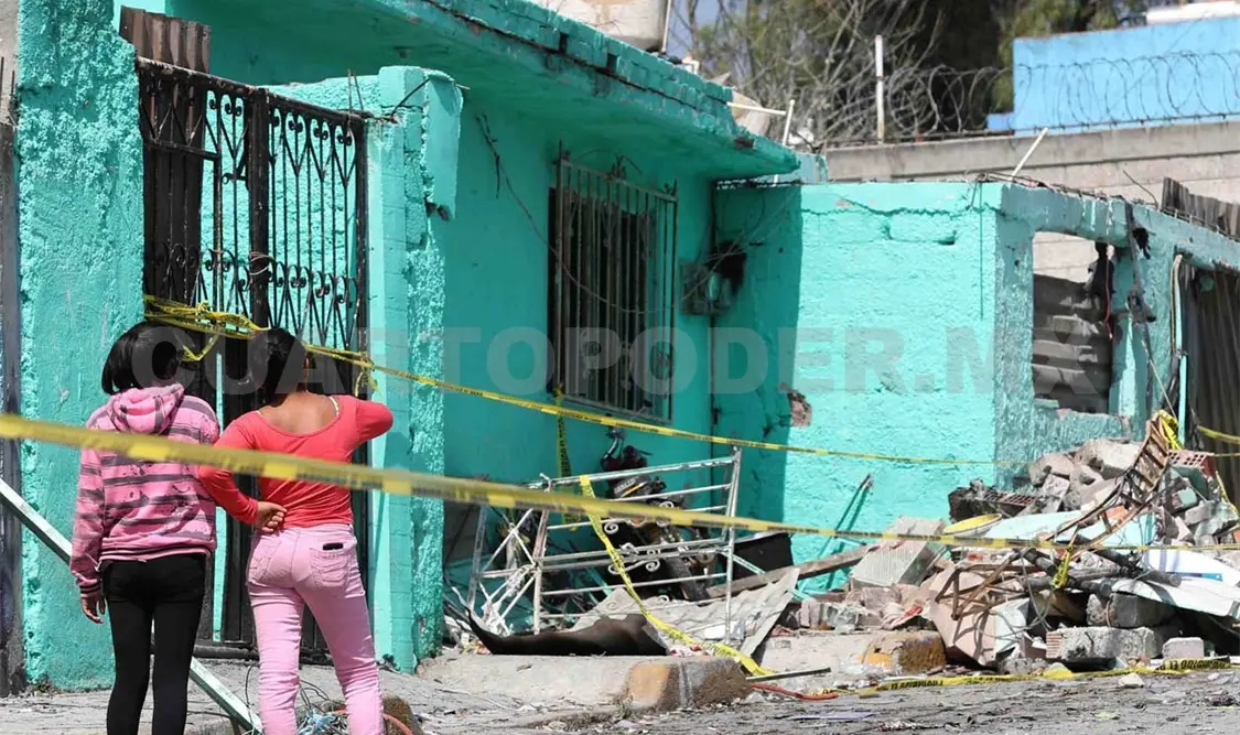 La explosión fue en una vivienda, donde al parecer fabricaban fuegos artificiales, en la colonia Jardines de Santa Cruz, municipio de Tultepec. El Universal