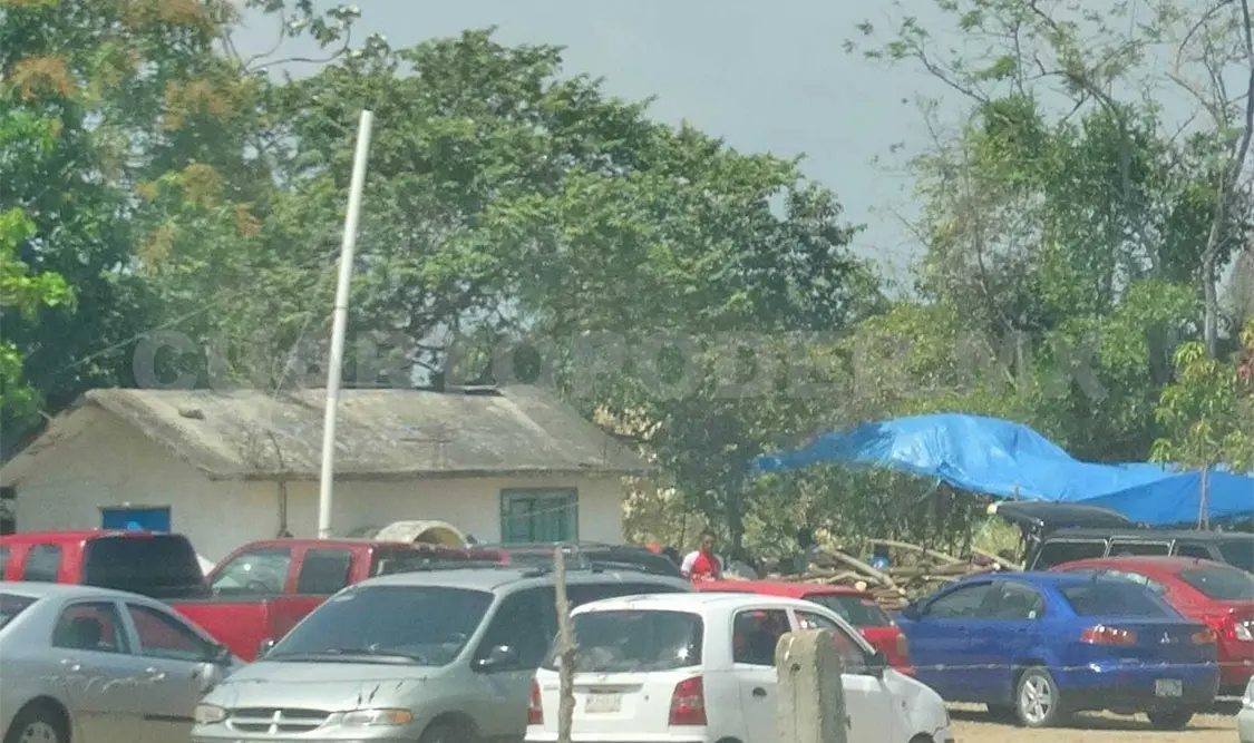 Presentan demanda contra invasores