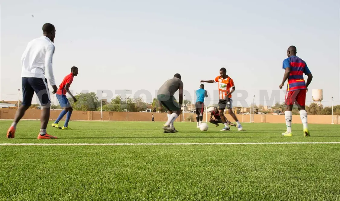 “El futbol nos distrae de la guerra”: afectados