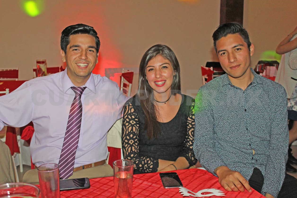 Andrea festejo sus XV años
