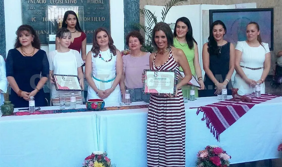 Poder Legislativo reconoce a mujeres destacadas