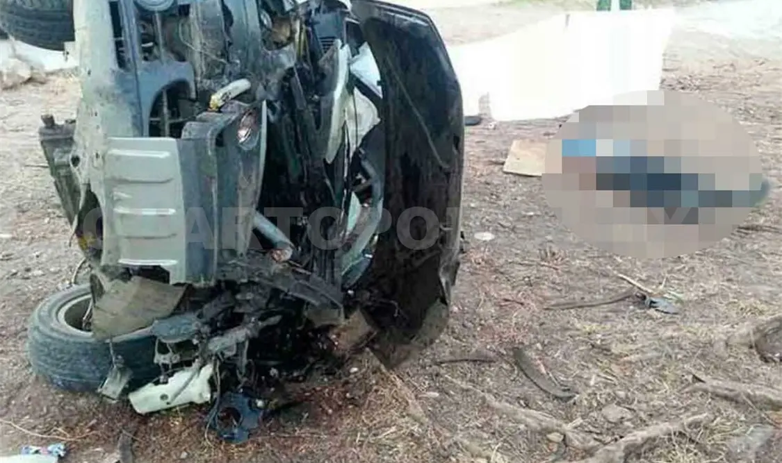 Volcadura deja un muerto y tres heridos