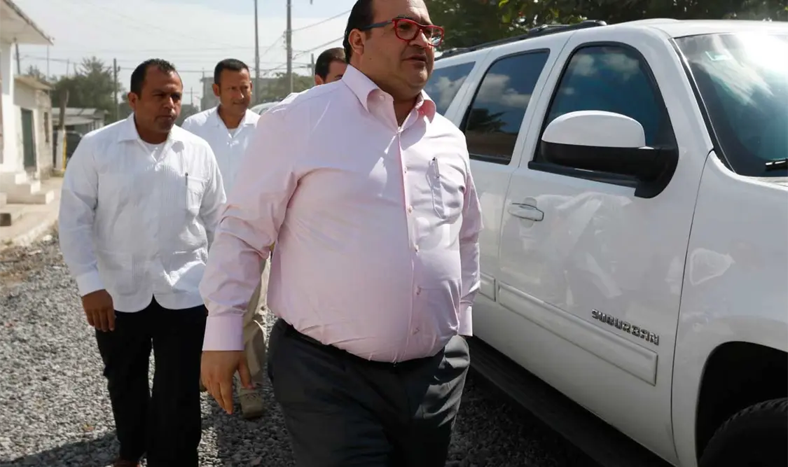 Ordenan capturar a Javier Duarte