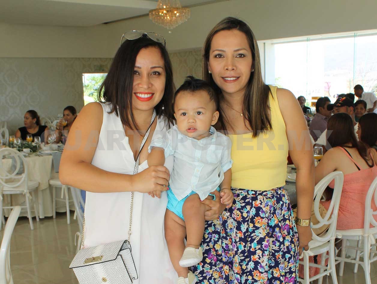Hermanitos fueron bautizados