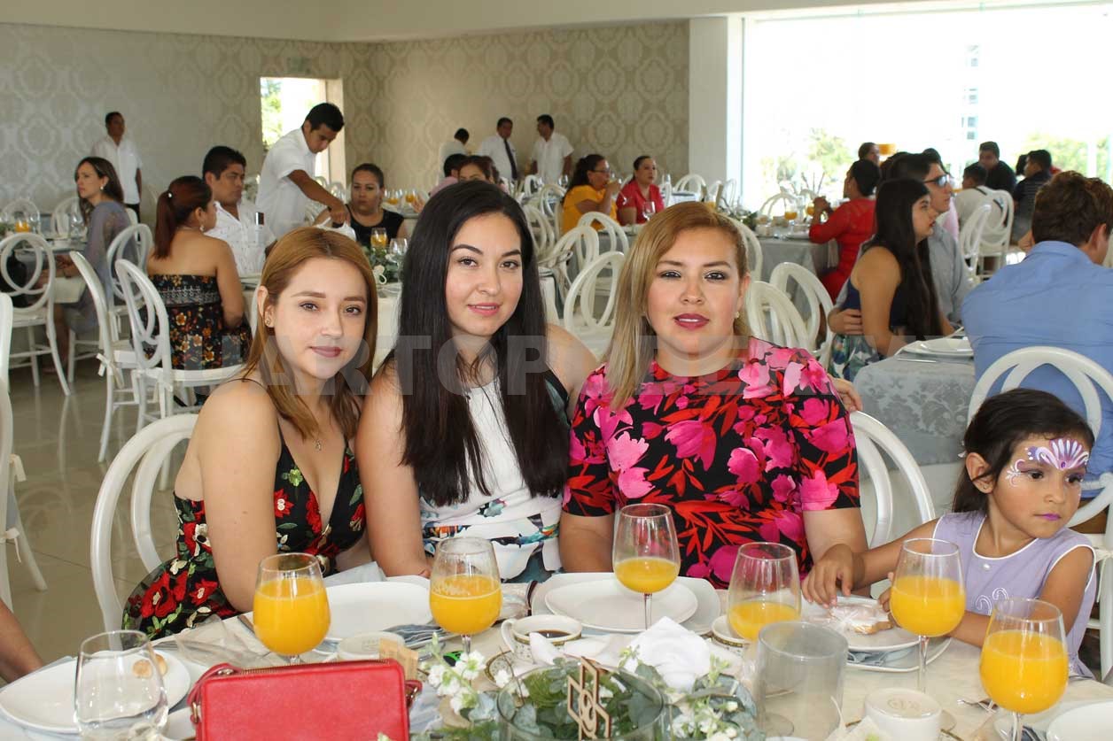 Hermanitos fueron bautizados