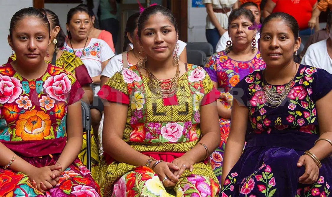 Buscan defensa de mujeres indígenas