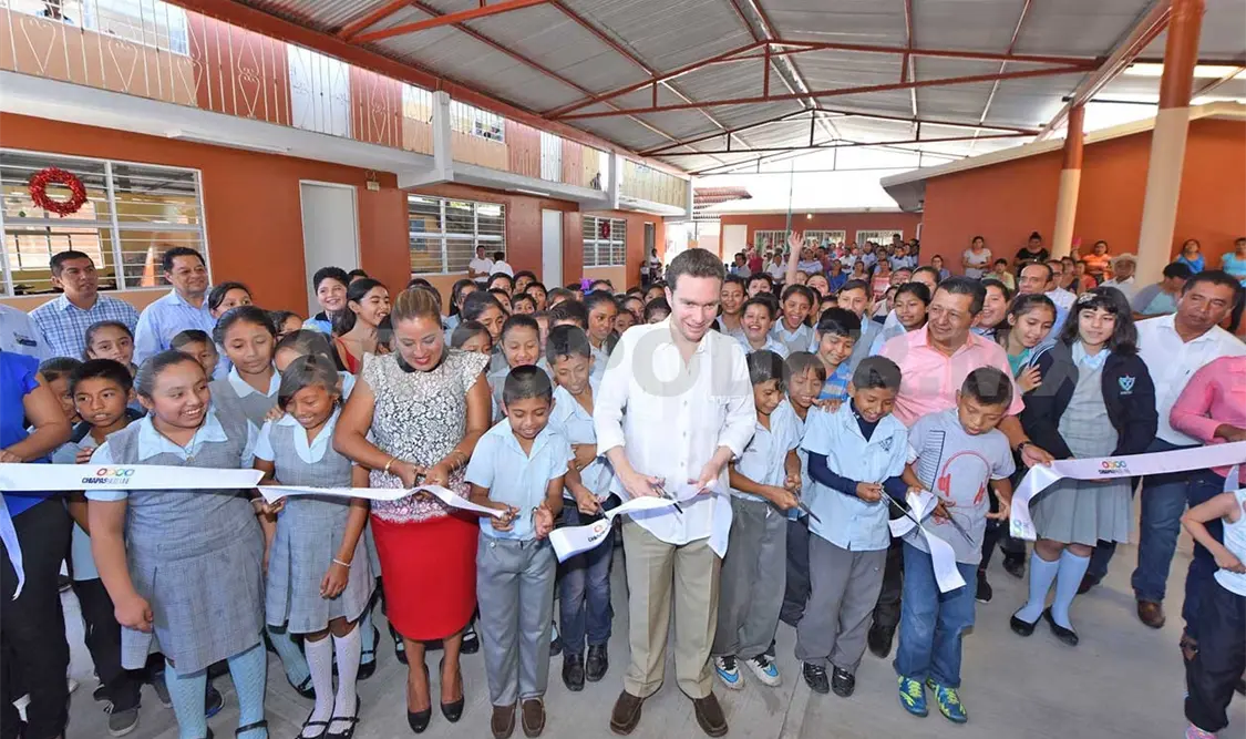 Beneficia MVC a estudiantes con infraestructura escolar