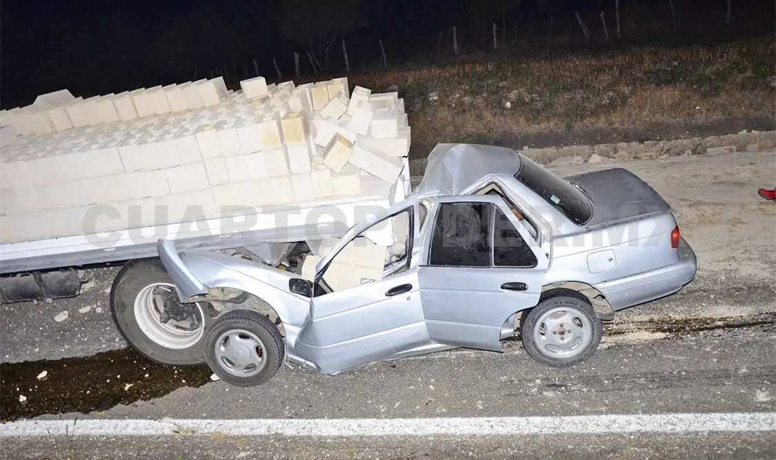 Dos muertos y 3 heridos en accidente carretero