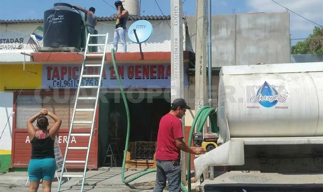 Continúa reparto de agua en pipas