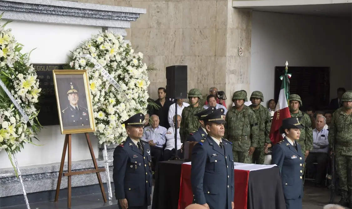 Rinden homenaje póstumo al general Absalón Castellanos Domínguez, en el Congreso del Estado