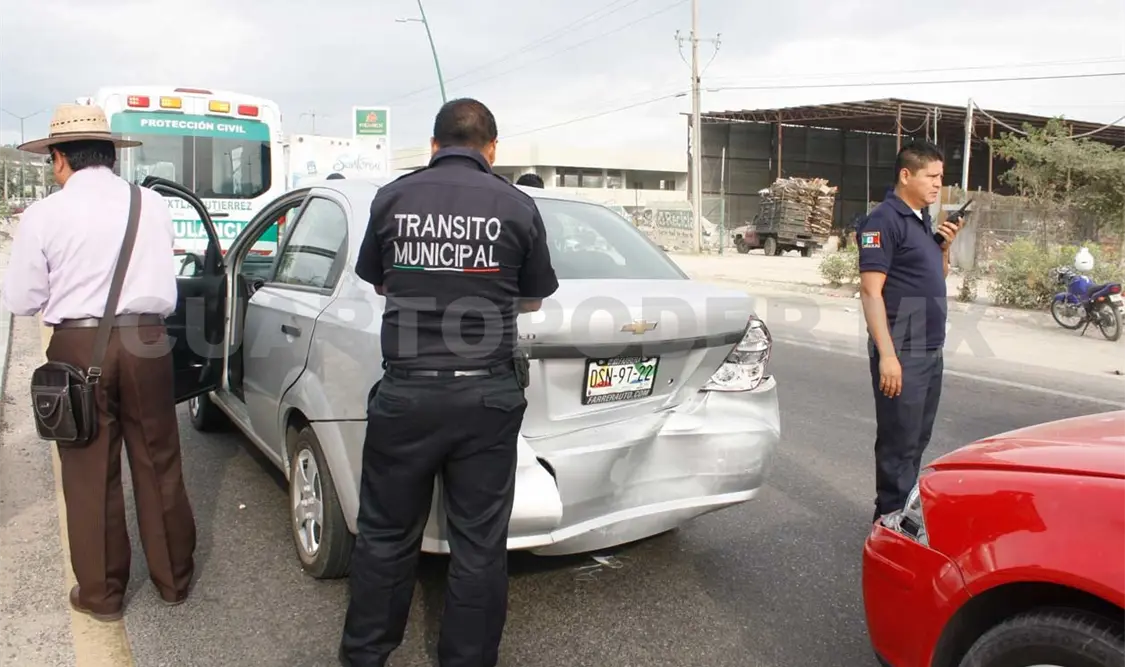Madre e hija resultan lesionadas en carambola
