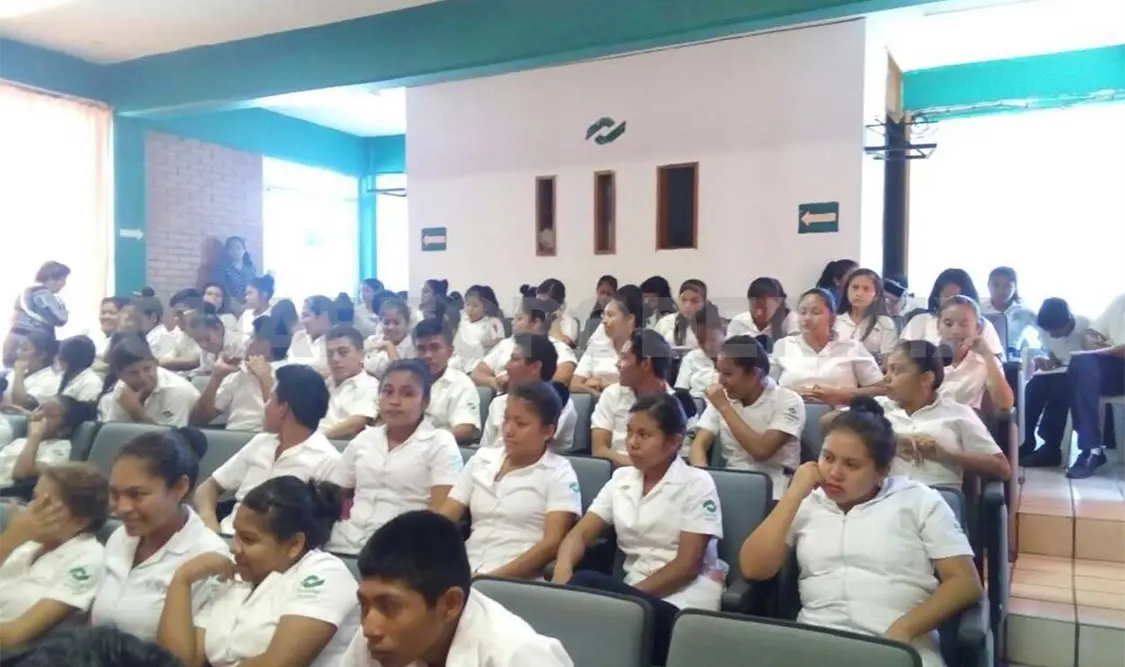 Capacitan a Mujeres en Huixtla