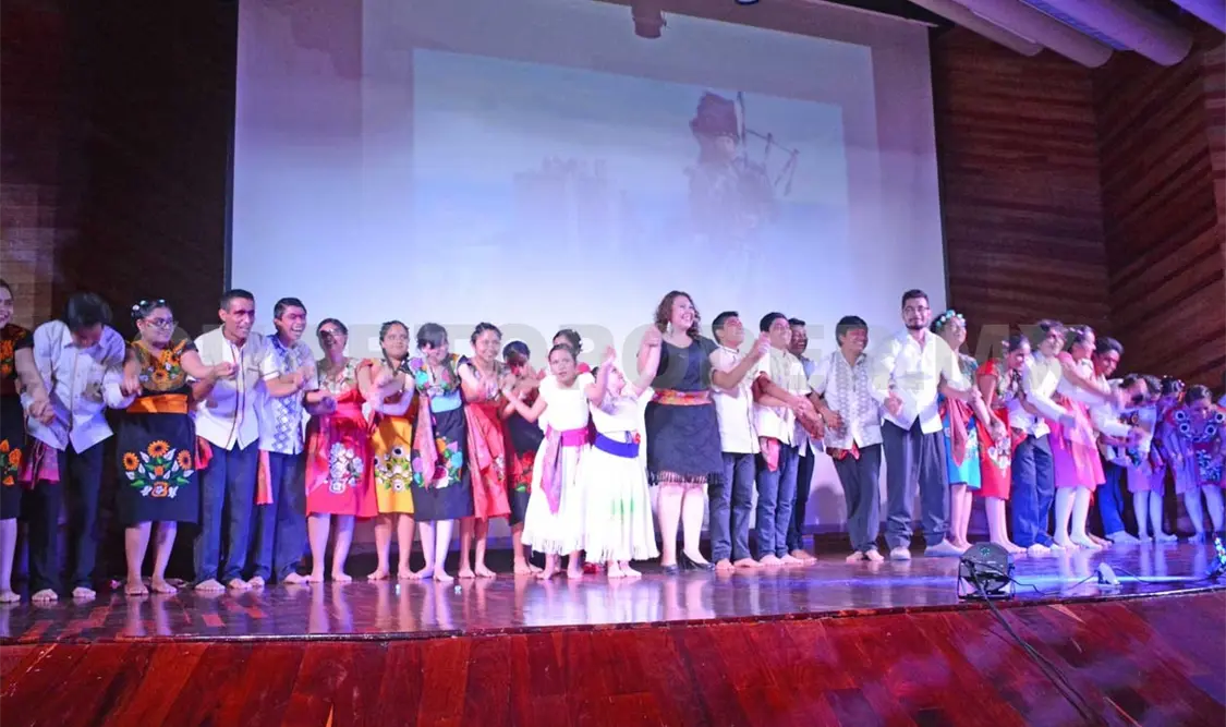 Recorrido musical con el coro Kinich Ahau