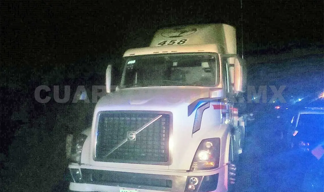 Policías recuperan tráiler robado