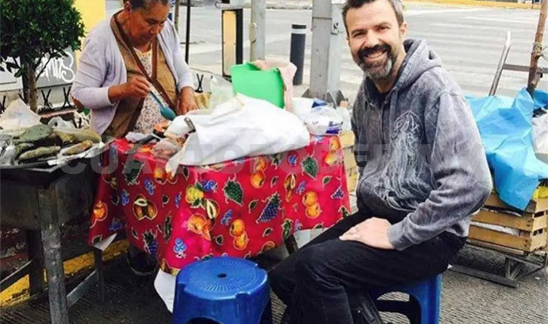 Pau Donés se echa unas quesadillas