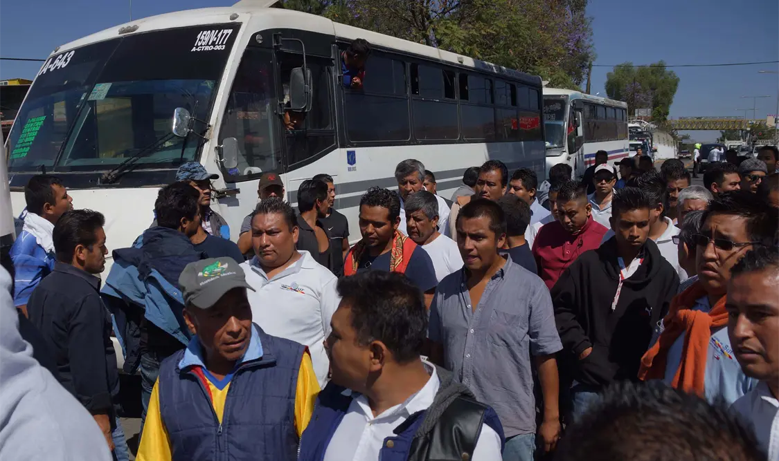 Estalla huelga de choferes del transporte urbano en Oaxaca