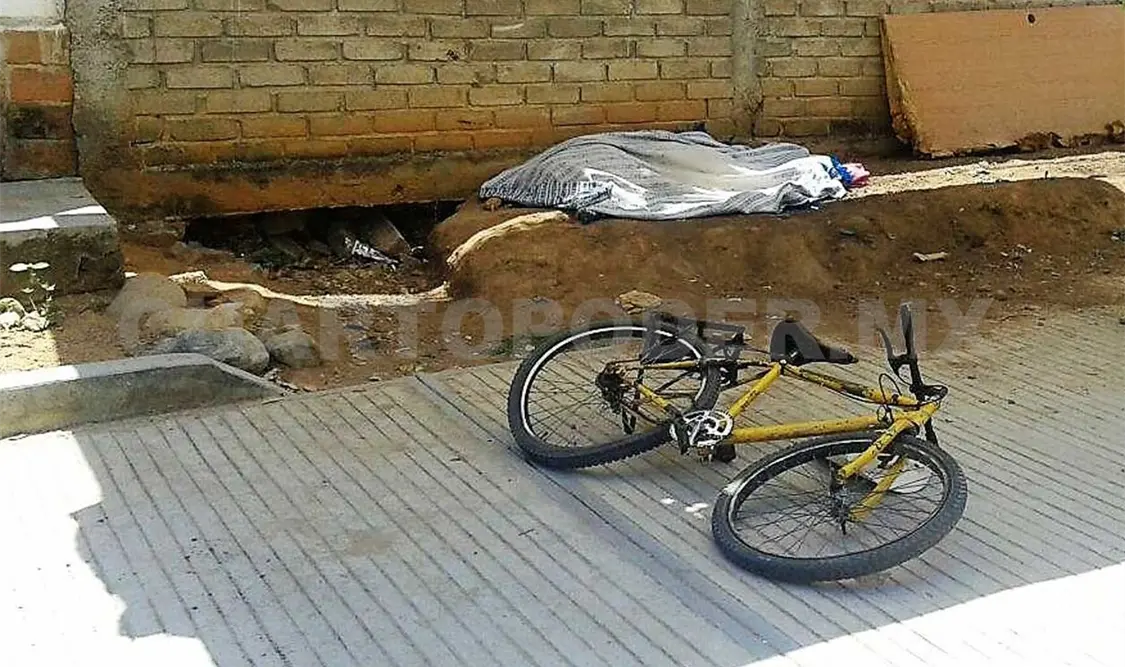 Atropellan a ciclistas; fallece una mujer