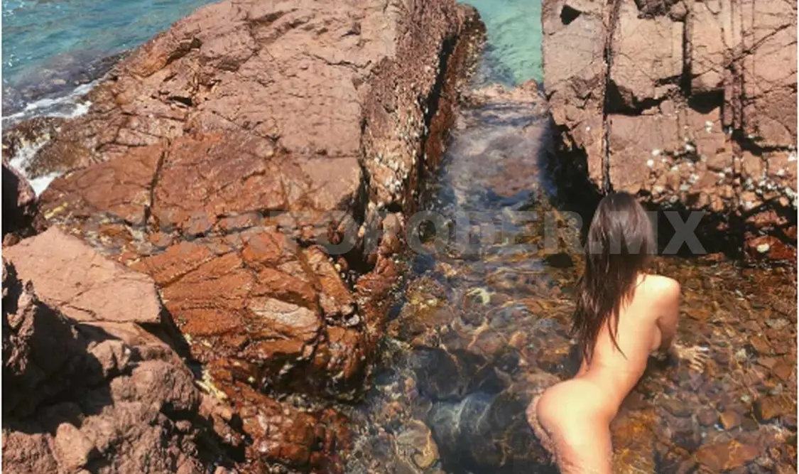 Emily Ratajkowski se divierte en playas mexicanas