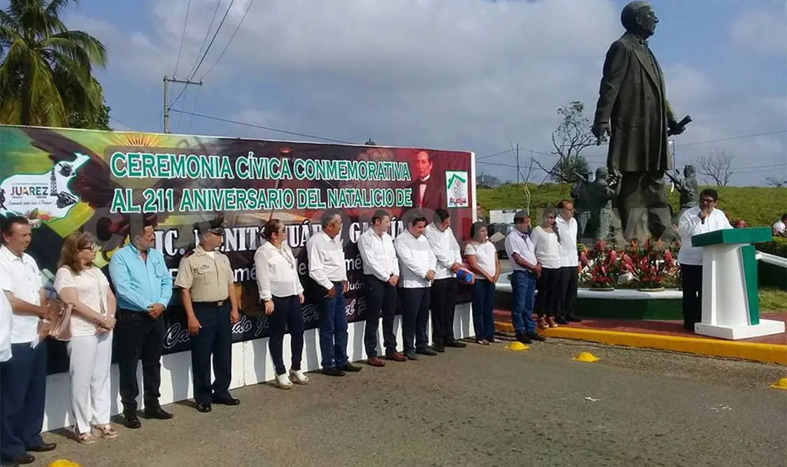 Rinden homenaje a Benito Juárez