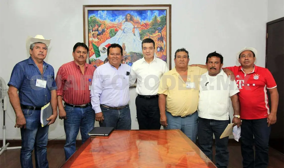 Se reúne Rutilio con comuneros de Tonalá