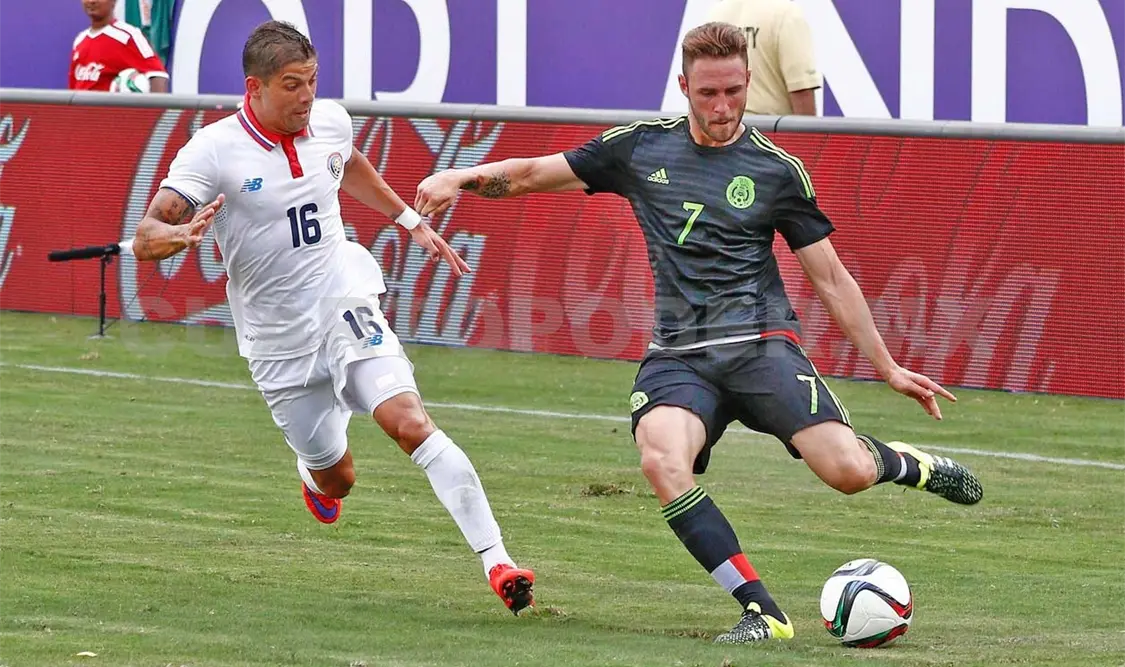 México domina a Costa Rica en eliminatorias