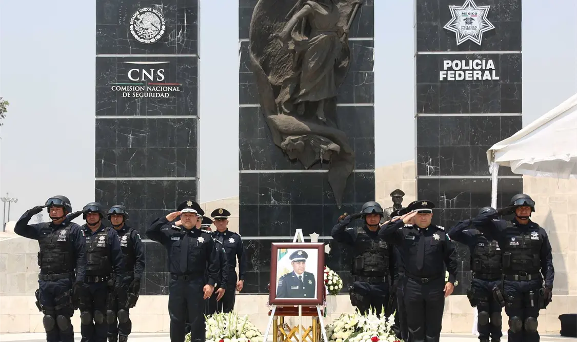 Policía Federal despide a agente caído