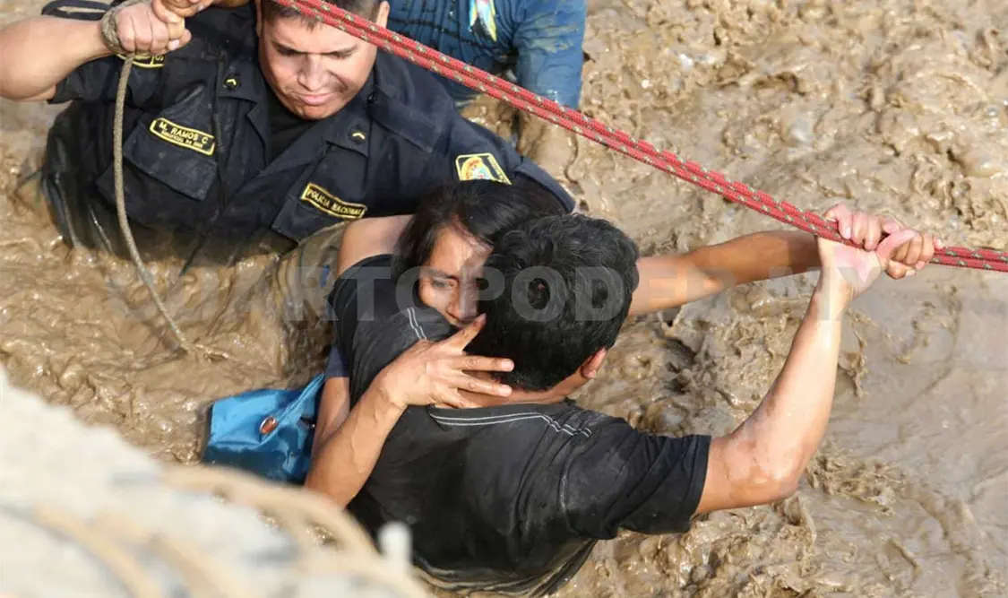 A pesar de los esfuerzos y las labores de rescate, las lluvias han cobrado vidas. AP
