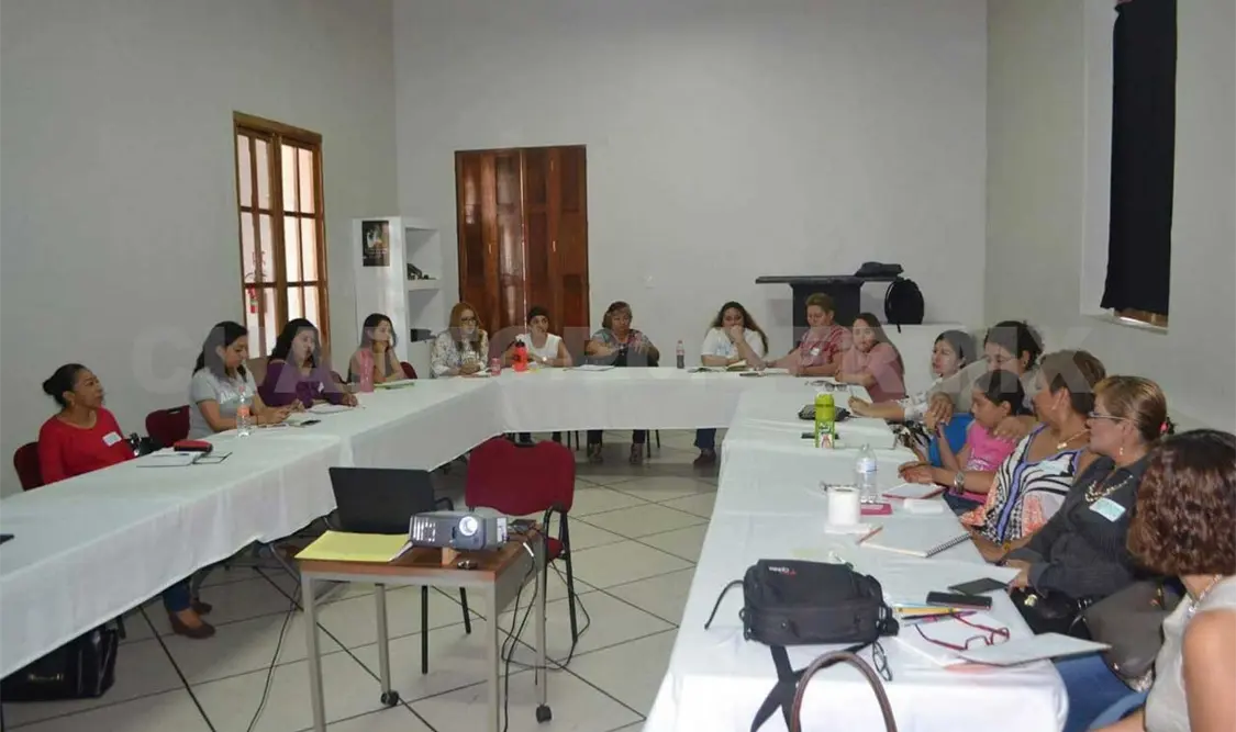 Brindan capacitación financiera a mujeres