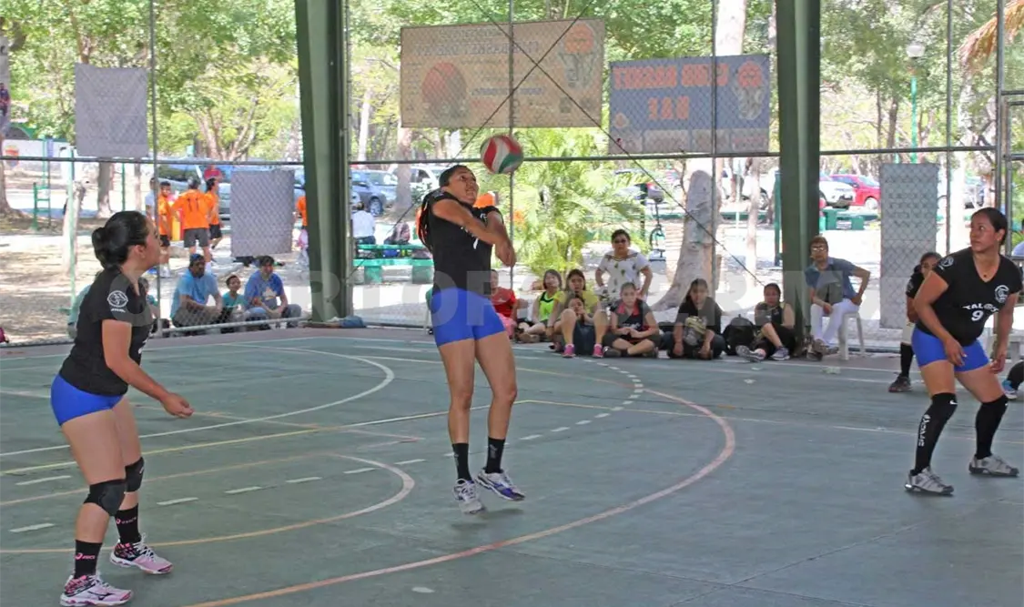 Enigma se impone a Lechuzas y se apodera del liderato