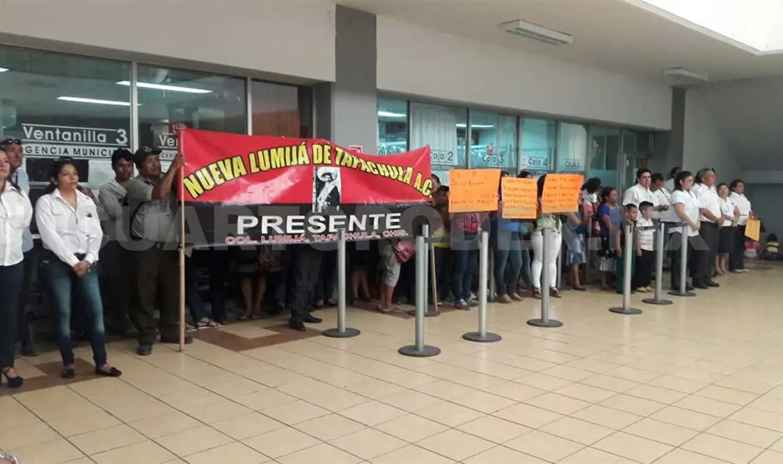 Protestan colonos por regularización