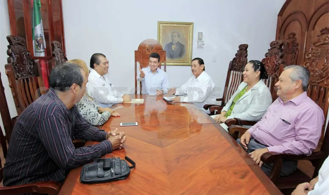 Empresarios chiapanecos conversan con Rutilio Escandón
