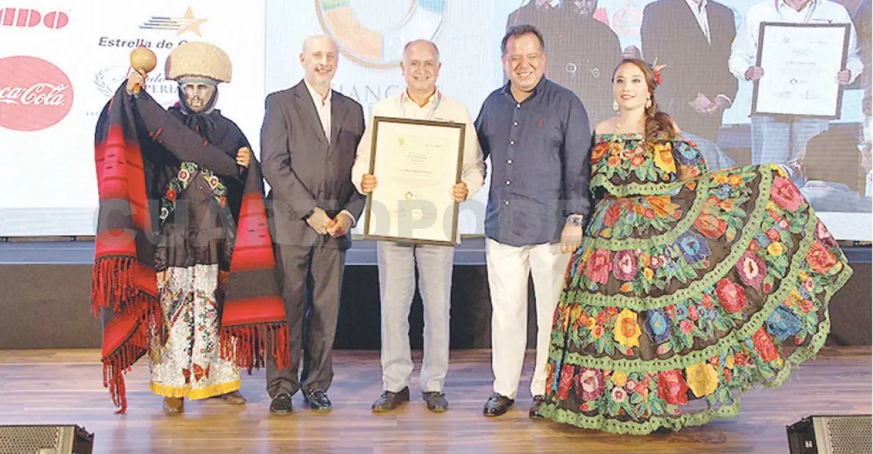 Recibe Chiapas reconocimiento en Tianguis Acapulco 2017