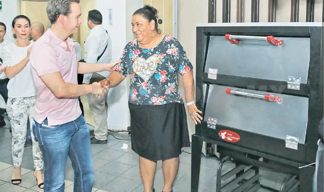Entrega MVC equipos de trabajo a repatriados