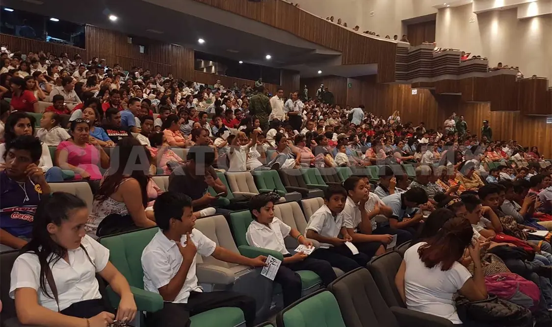 Se presenta Sinfónica Militar ante niños
