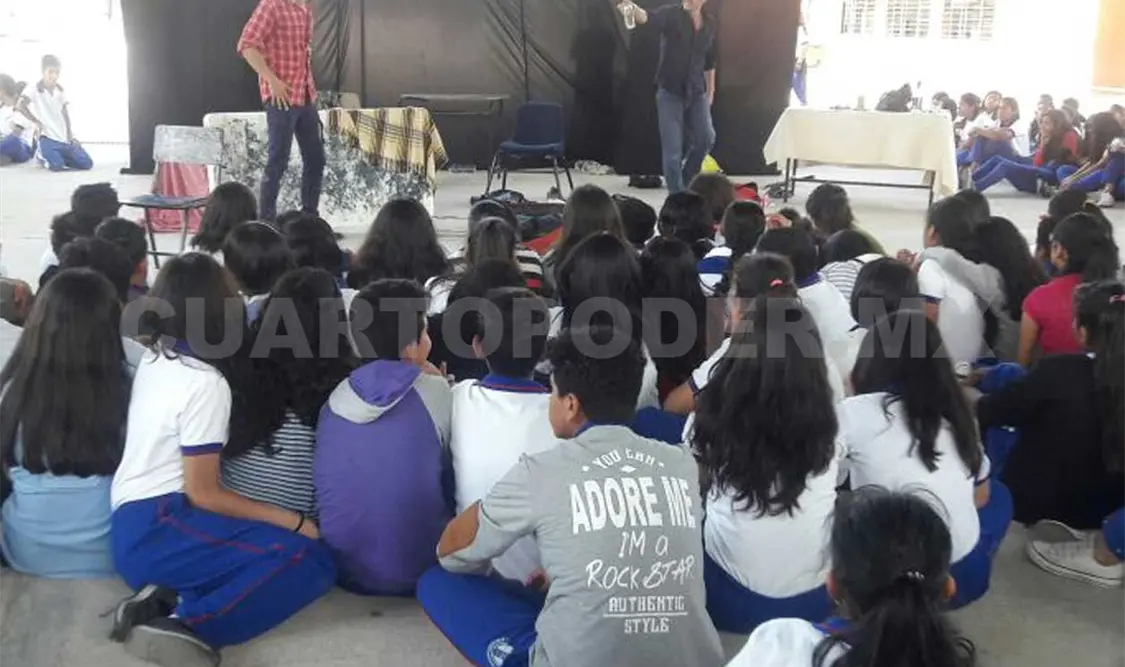 La obra se realizó en la explanada de la secundaria Ricardo Flores Magón. Cortesía
