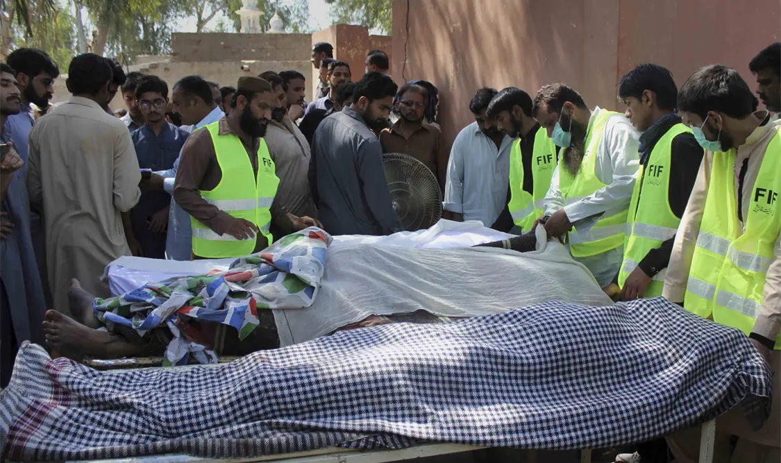Fundador de un santuario asesina a 20 fieles en Pakistán
