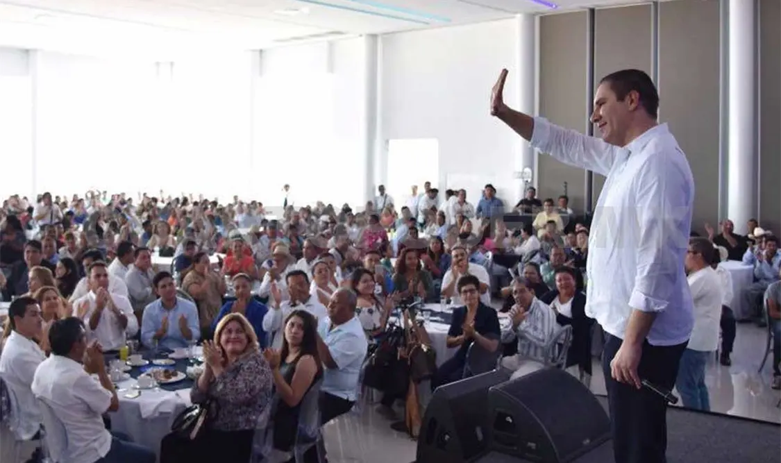 El exgobernador de Puebla se reunió con miembros del PAN, así como de la iniciativa privada. Cortesía