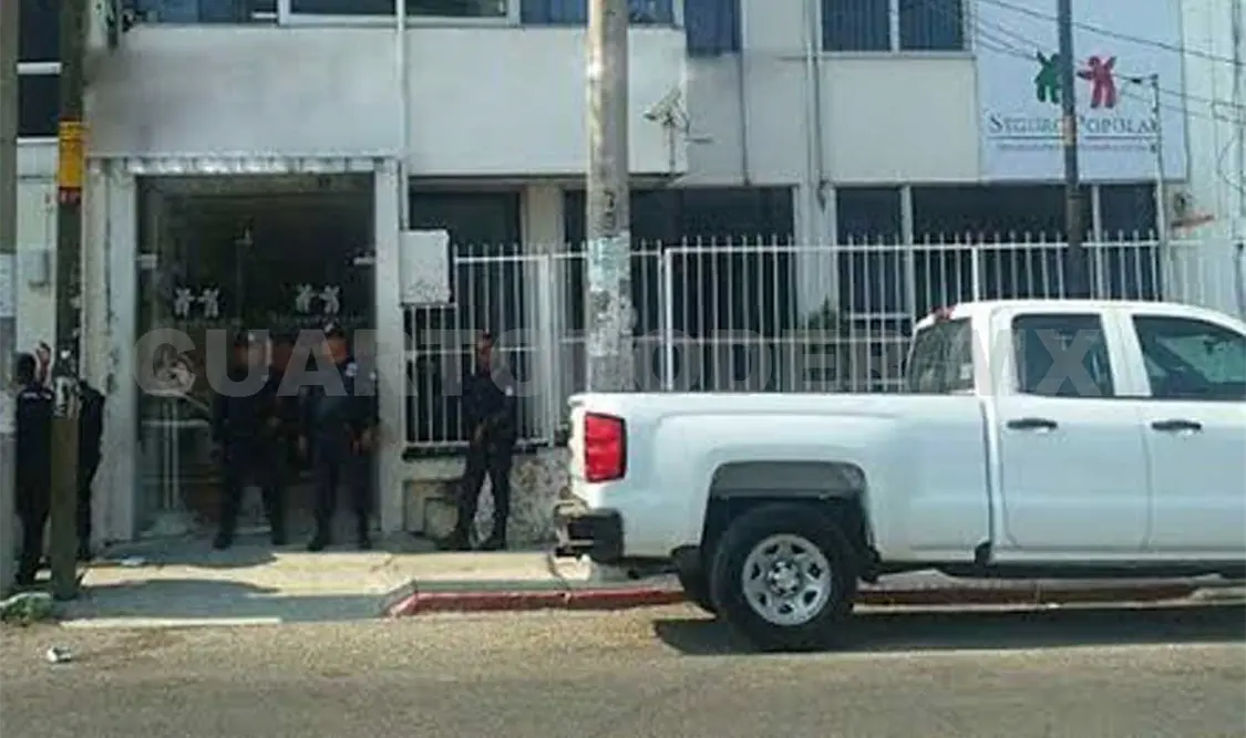 Elementos de diferentes corporaciones policiacas se presentaron a brindar el auxilio la mañana del sábado. Rafael Cabrera / CP