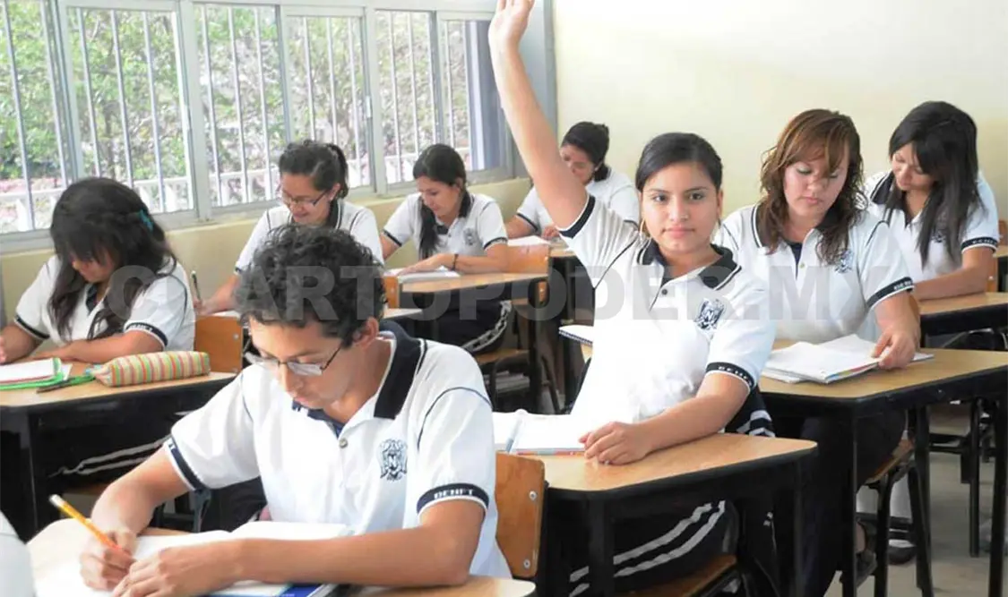Educación media transita hacia nueva pedagogía