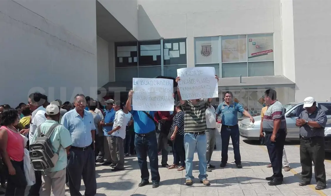 Burócratas piden toma de nota
