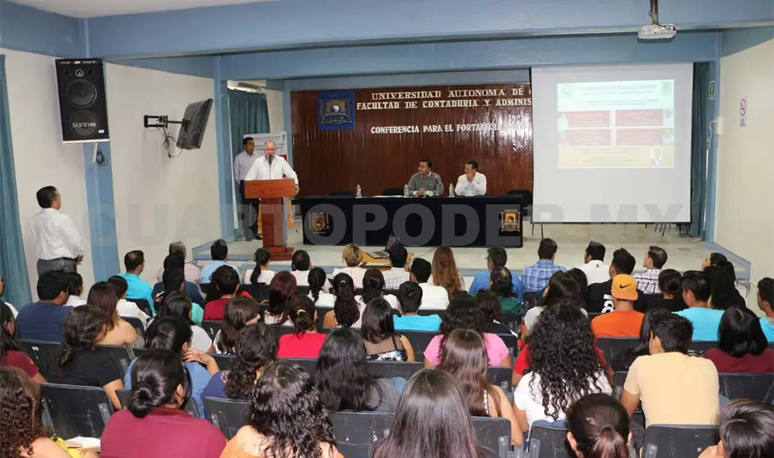 Imparte secretario conferencia “Turismo en Chiapas”