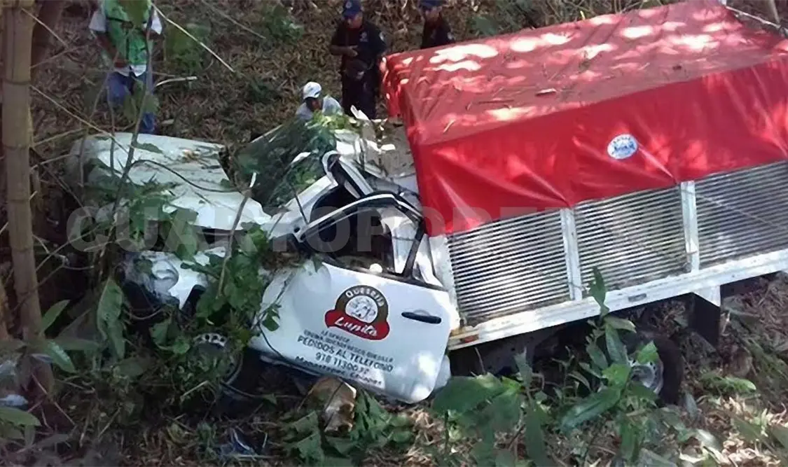 Muere repartidor en accidente carretero