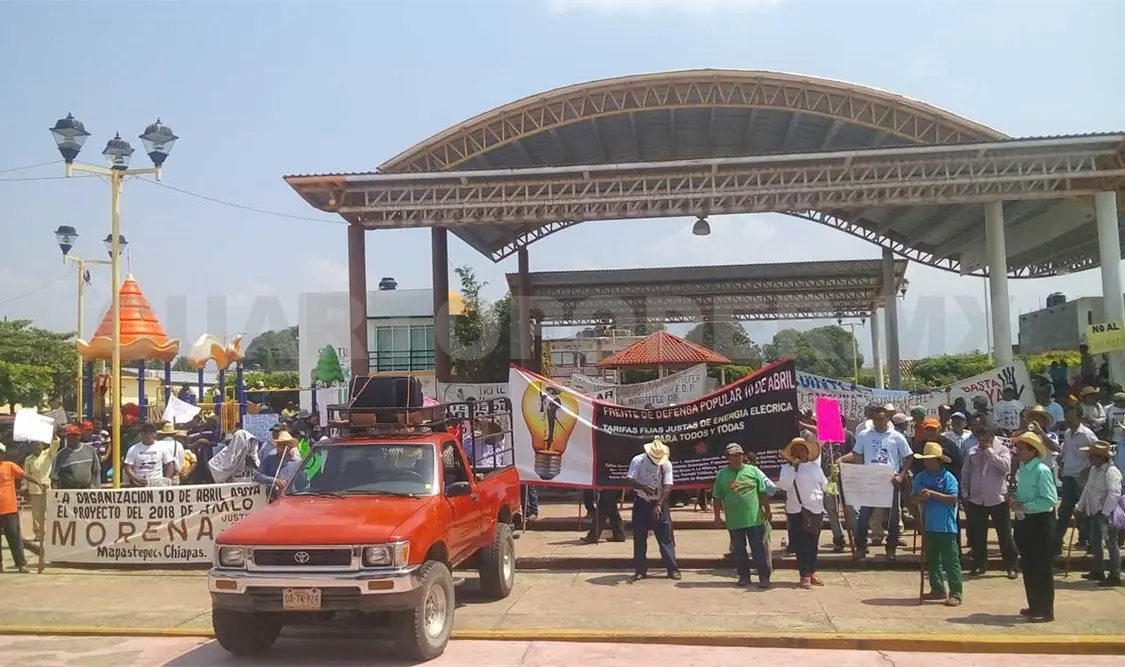 Marchan contra altos cobros de CFE