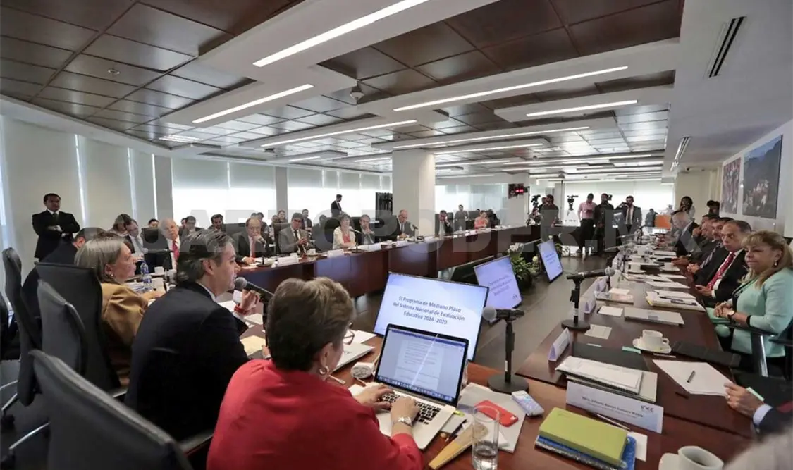 SEP: nueva evaluación se aplicará a 150 mil maestros