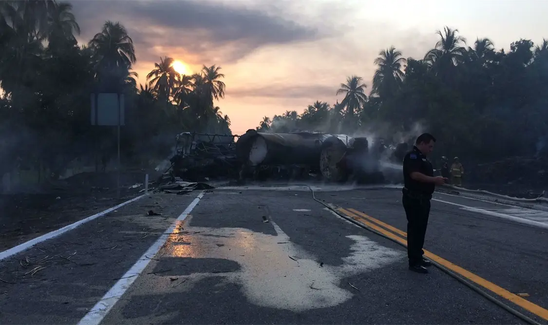 Termina identificación de 28 víctimas de accidente en Autopista Siglo 21